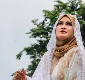 Ajak Selalu Ingat Allah, Veliine Ayu Rilis Lagu “Tasbih Cinta”