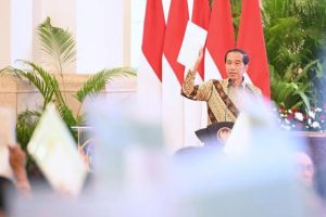 Jokowi ke Banyuwangi Bagikan Sertifikat Tanah Elektronik